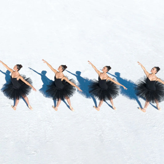 BLACK SWAN